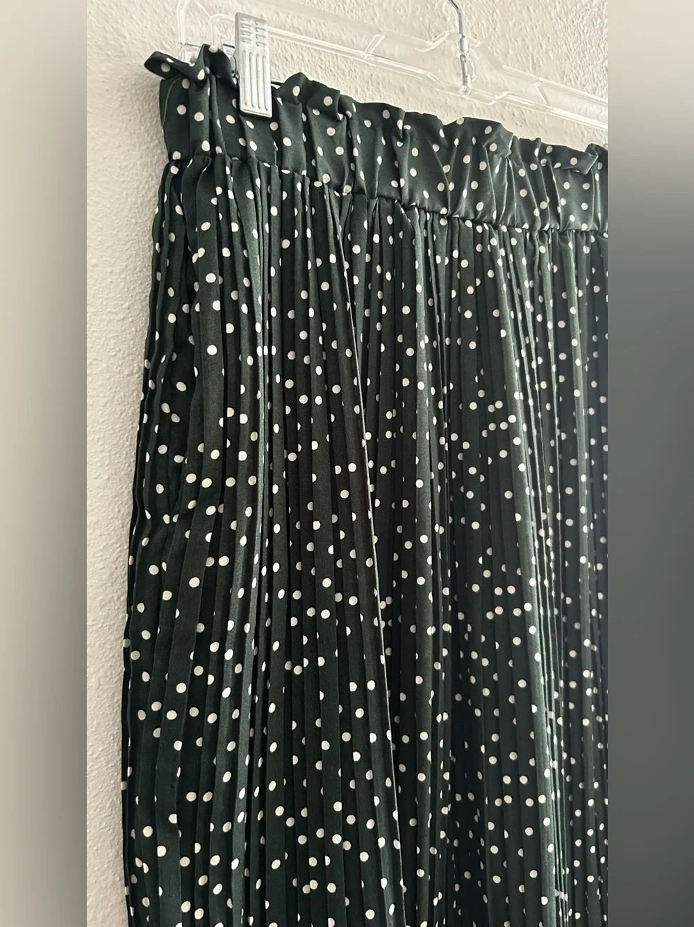 Exlura Green Polka Dot Pleated Midi Skirt